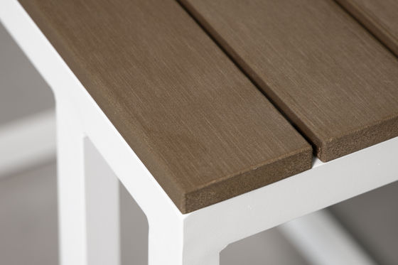 Conjunto de móveis de pátio de alumínio de design moderno com mesa e conjunto de refeição ajustáveis