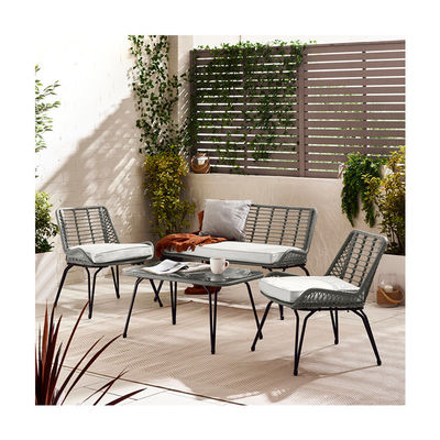 Conjunto de jardim de estrutura metálica com 4 lugares para sentar Mobiliário de varanda Mobiliário de pátio de plástico de rotão