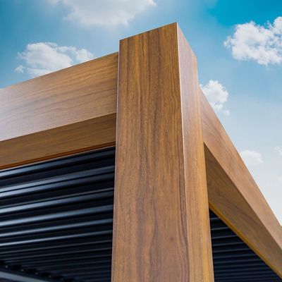 Terraço de Alumínio Moderno Canopy Roof Louvered Arbours Root Proof Pergola revestida de madeira