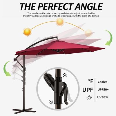Um guarda-chuva para mobiliário exterior de aço inoxidável