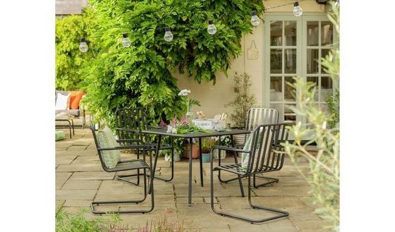 Mobiliário de jardim de metal e aço de 4 lugares com mesa quadrada e cadeiras de jantar