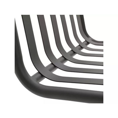 Mobiliário de jardim de metal e aço de 4 lugares com mesa quadrada e cadeiras de jantar