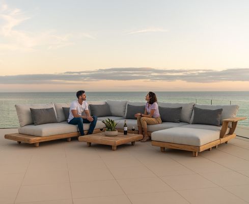Sofá comercial de hotel de madeira de teca Conjunto de jardim Móveis com sofá médio Tamanho W100xH110cm