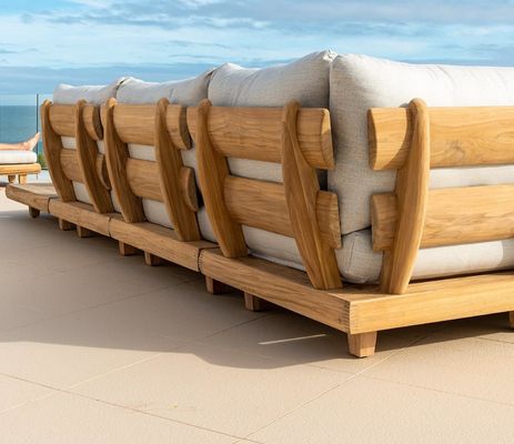 Sofá comercial de hotel de madeira de teca Conjunto de jardim Móveis com sofá médio Tamanho W100xH110cm