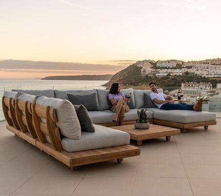 Sofá comercial de hotel de madeira de teca Conjunto de jardim Móveis com sofá médio Tamanho W100xH110cm