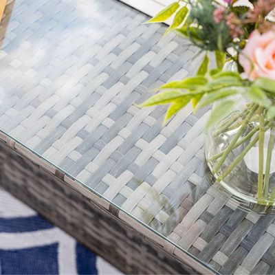 Adicione elegância ao seu jardim com o conjunto de sofás e mesa de fogueira AJUNION.