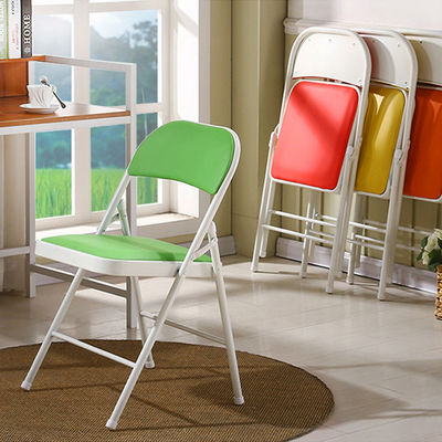 Cadeira dobrável para festas de casamento ao ar livre Chaise em vinil empilhável Pliante para eventos ao ar livre