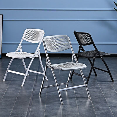 Cadeiras dobráveis de metal branco plástico empilháveis para eventos de banquete de hotéis ao ar livre